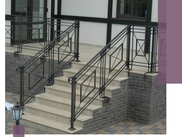 Перила для крыльца в Кашире — монтаж, изготовление и установка