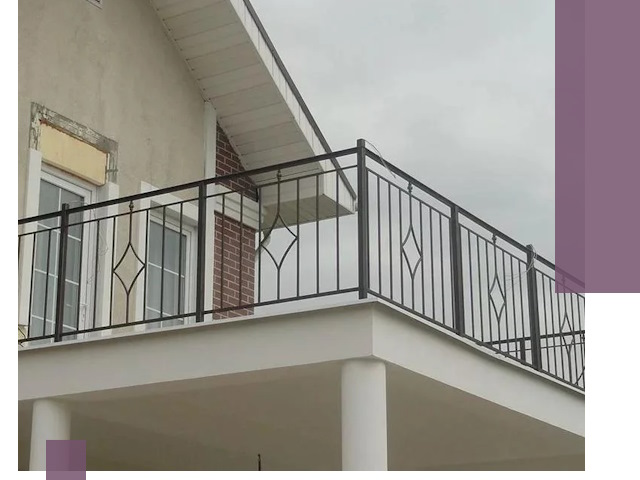 Изготовление балконных ограждений в Кашире из металла и стекла